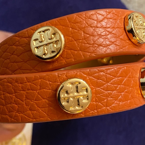 Tory Burch Double Wrap Logo Stud Bracelet -New - Picture 2 of 3